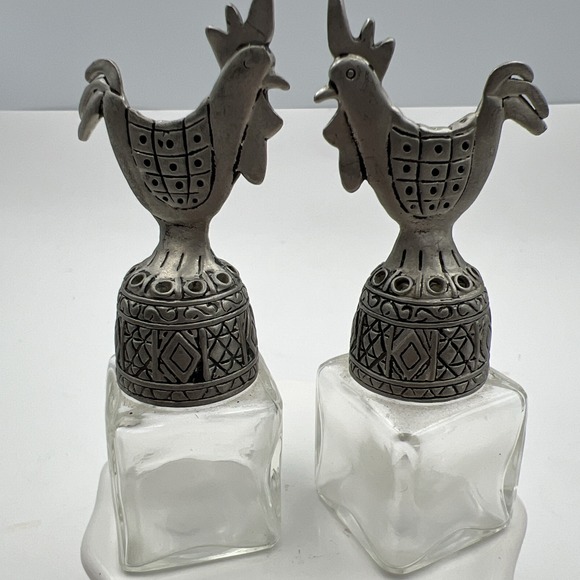 Other - Pewter Clear Glass‎ Rooster Salt and Pepper Shakers